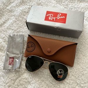 Ray-Ban Aviator Sunglasses By Luxottica (Unisex)